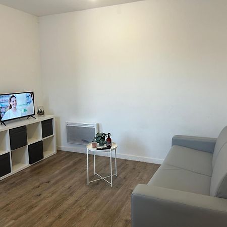 Superbe Studio Meuble Avec Parking Maubeuge Luaran gambar