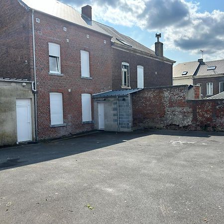 Superbe Studio Meuble Avec Parking Maubeuge Luaran gambar