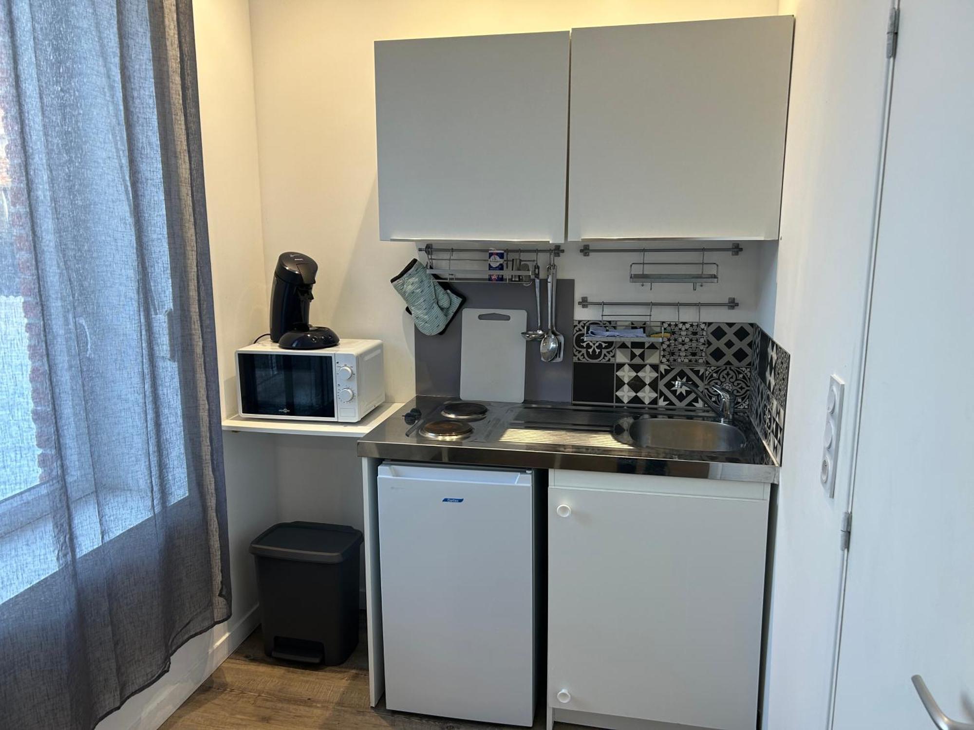 Superbe Studio Meuble Avec Parking Maubeuge Luaran gambar
