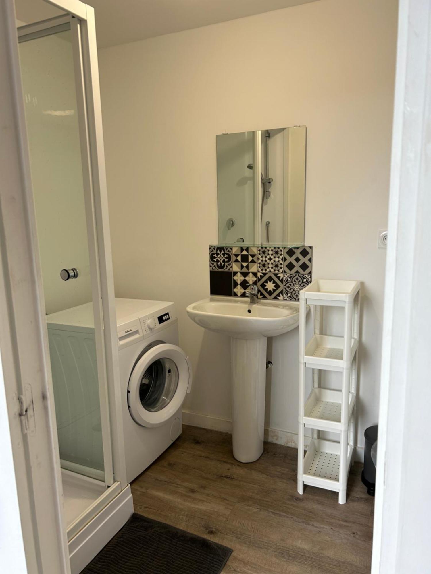 Superbe Studio Meuble Avec Parking Maubeuge Luaran gambar